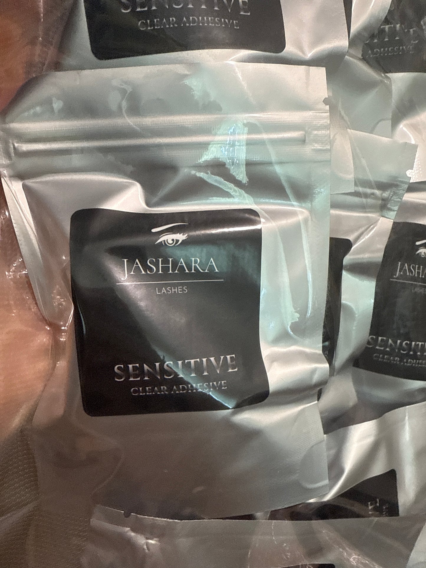 Sensitive Adhesive 1s